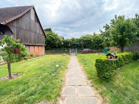 Spielplatz für Hund, Katz und Kind Spielplatz für Hund, Katz und Kind - Zweifamilienhaus in 38268 Lengede mit 245m² kaufen