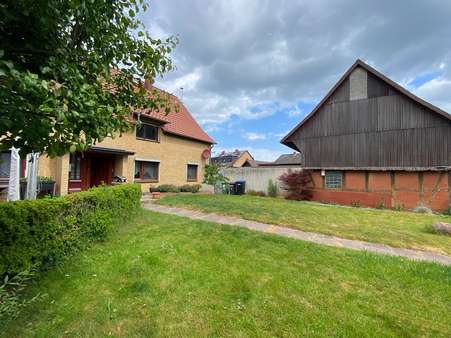Wohnhaus und große Scheune Wohnhaus und große Scheune - Zweifamilienhaus in 38268 Lengede mit 245m² kaufen