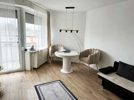 Wohnzimmer - Dachgeschosswohnung in 38226 Salzgitter mit 68m² kaufen