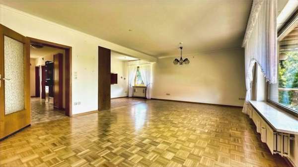 Wohnzimmer - Einfamilienhaus in 38302 Wolfenbüttel mit 200m² kaufen