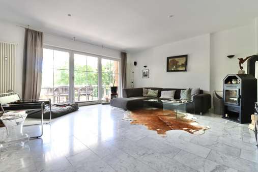 Wohnbereich mit Kaminofen - EG Wohnbereich mit Kaminofen - EG - Zweifamilienhaus in 38642 Goslar mit 461m² kaufen