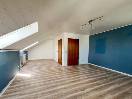 Wohnraum Wohnraum - Dachgeschosswohnung in 38120 Braunschweig mit 50m² kaufen