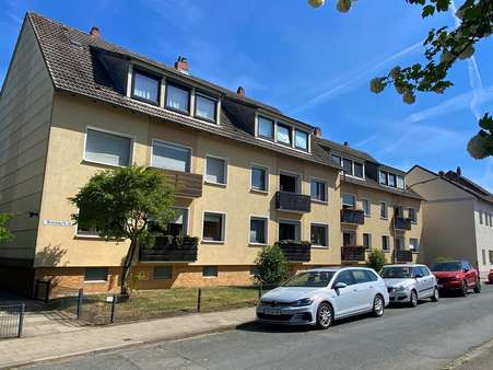 Hausansicht Hausansicht - Erdgeschosswohnung in 38122 Braunschweig mit 66m² kaufen
