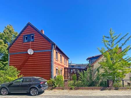 2 Häuser - Seitenansicht 2 Häuser - Seitenansicht - Zweifamilienhaus in 38239 Salzgitter mit 231m² kaufen