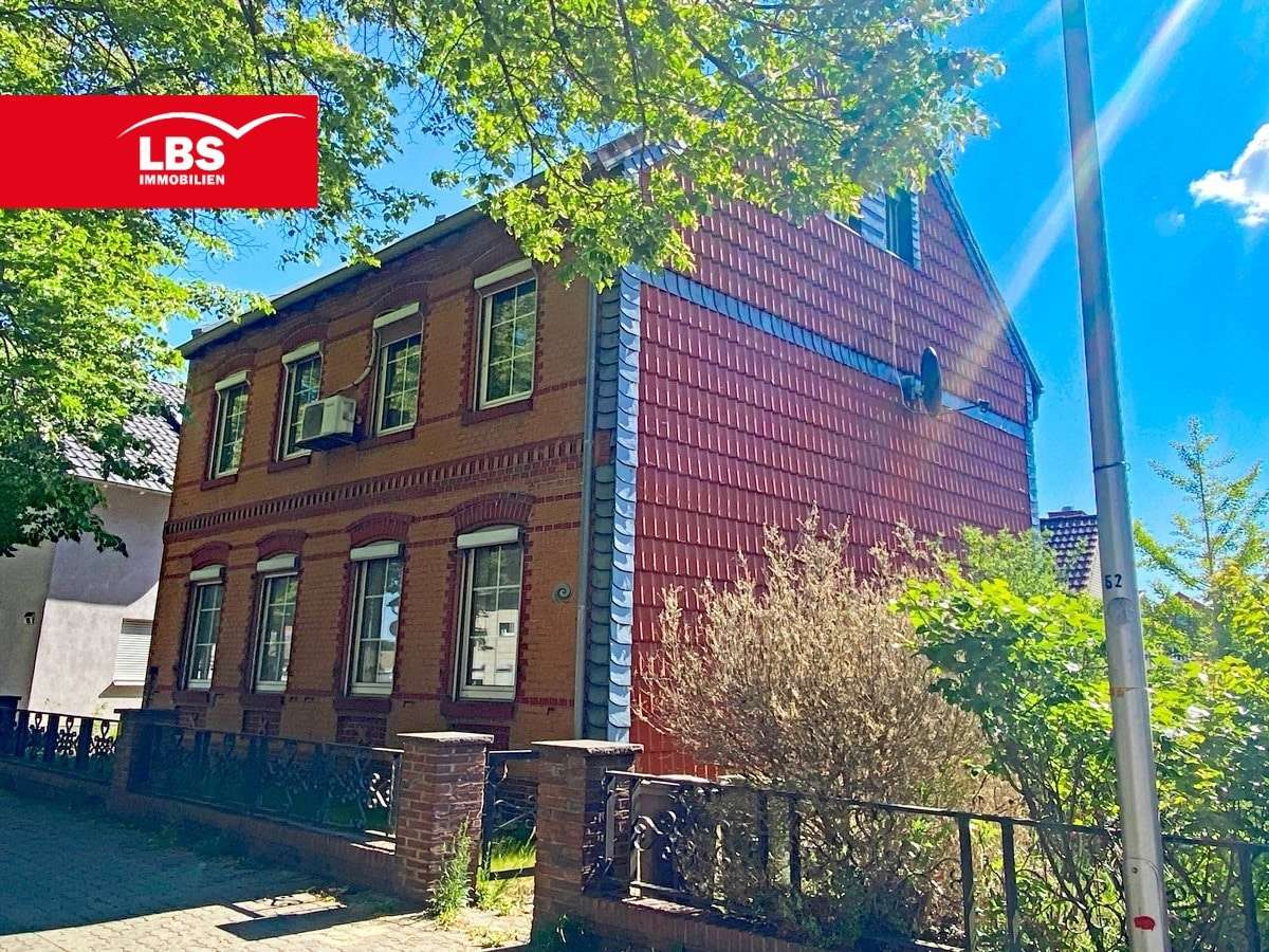 Hausansicht Hausansicht - Zweifamilienhaus in 38239 Salzgitter mit 231m² kaufen