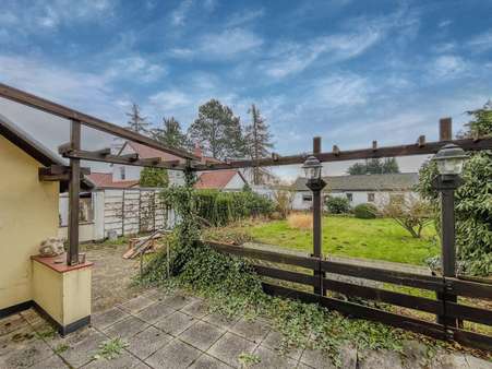 Blick in den Garten - Einfamilienhaus in 38124 Braunschweig mit 154m² kaufen