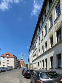 Ruhige Seitenstraße Ruhige Seitenstraße - Dachgeschosswohnung in 38118 Braunschweig mit 114m² kaufen