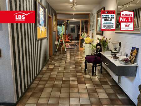 Flur 1.OG Flur 1.OG - Mehrfamilienhaus in 38176 Wendeburg mit 387m² kaufen