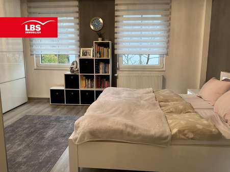 Schlafzimmer 1 OG Schlafzimmer 1 OG - Reihenmittelhaus in 30823 Garbsen mit 121m² kaufen
