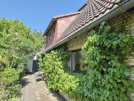 Westseite außen Westseite außen - Einfamilienhaus in 30419 Hannover mit 174m² kaufen