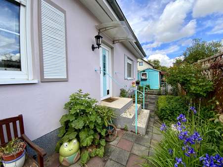 Hausansicht Eingangsseite - Einfamilienhaus in 16356 Ahrensfelde mit 101m² kaufen