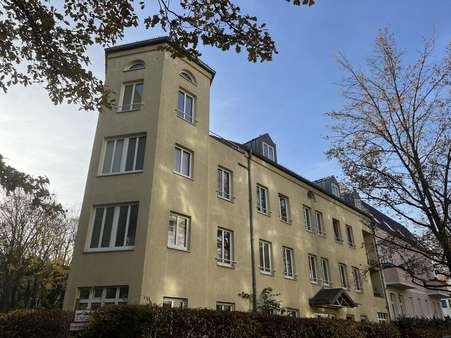 Ansicht Ansicht - Dachgeschosswohnung in 13156 Berlin mit 75m² kaufen