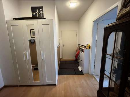 Diele - Dachgeschosswohnung in 13156 Berlin mit 75m² kaufen