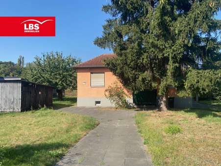 Hausansicht Hausansicht - Grundstück in 12524 Berlin mit 870m² kaufen
