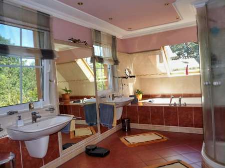 Badezimmer - Villa in 12559 Berlin mit 281m² kaufen