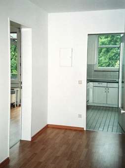 Blick vom Flur aus Blick vom Flur aus - Etagenwohnung in 10315 Berlin mit 57m² kaufen