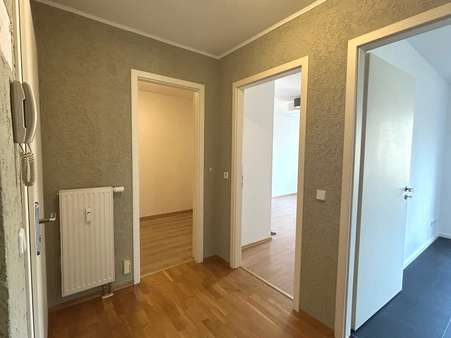 Flur - Etagenwohnung in 12683 Berlin mit 64m² kaufen