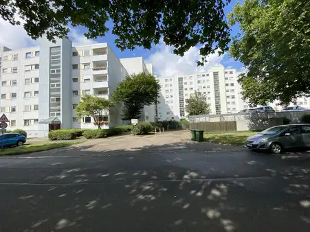 Vier-Zimmer-Wohnung im 6. OG mit Weitblick in SZ-Lebenstedt OT Fredenberg