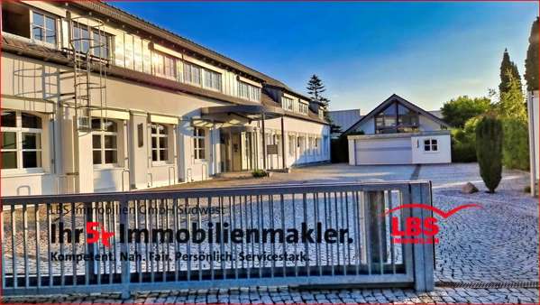 Ansicht Nord und Garage - Büro in 75446 Wiernsheim mit 67m² mieten