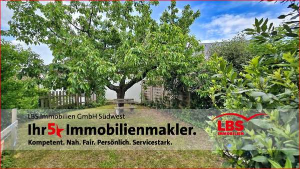 Garten vor dem Haus - Einfamilienhaus in 75334 Straubenhardt mit 170m² kaufen