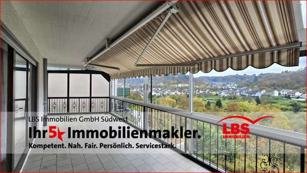 Balkon - Etagenwohnung in 75236 Kämpfelbach mit 145m² kaufen