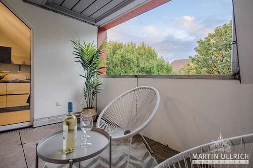 Loggia Loggia - Dachgeschosswohnung in 22083 Hamburg mit 118m² kaufen