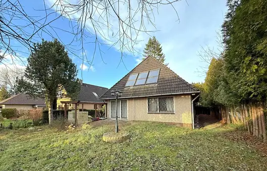 Tolles Zuhause mit Vollkeller in Halstenbek