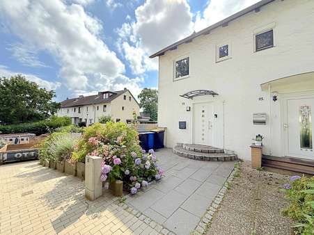 Hauseingang Hauseingang - Reihenendhaus in 22880 Wedel mit 93m² kaufen