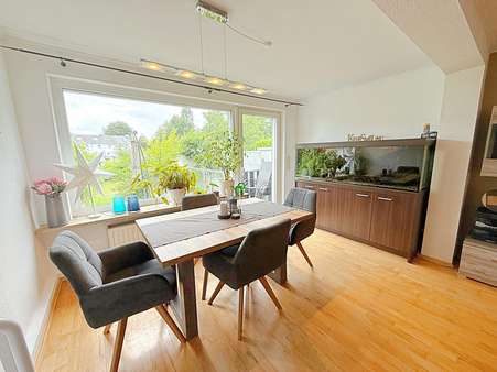 freundlicher Essbereich freundlicher Essbereich - Reihenendhaus in 22880 Wedel mit 93m² kaufen