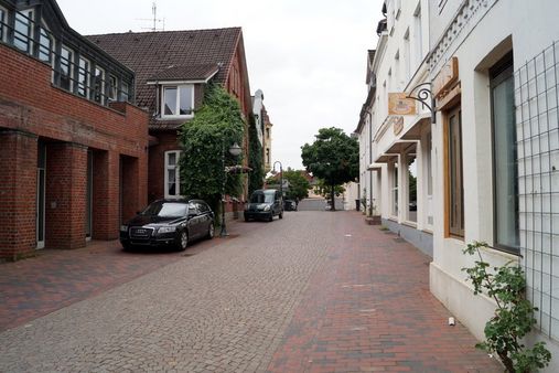 Fußgängerzone vor dem Objekt - Bürofläche in 25548 Kellinghusen mit 547m² günstig kaufen