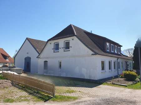 null - Zweifamilienhaus in 24327 Blekendorf mit 247m² kaufen