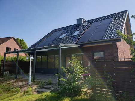 überdachte Terrasse und PV-Anlage - Einfamilienhaus in 24211 Preetz mit 140m² kaufen