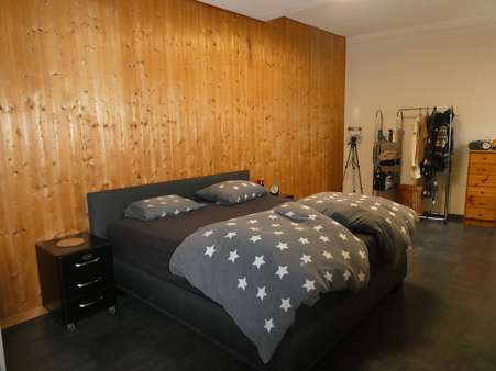 Schlafzimmer - Dachgeschosswohnung in 58135 Hagen mit 120m² kaufen