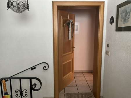 Wohnungseingangstür - Dachgeschosswohnung in 58256 Ennepetal mit 86m² kaufen