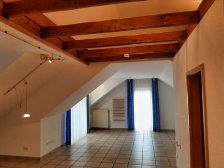 Wohnzimmer - Dachgeschosswohnung in 58093 Hagen mit 83m² kaufen