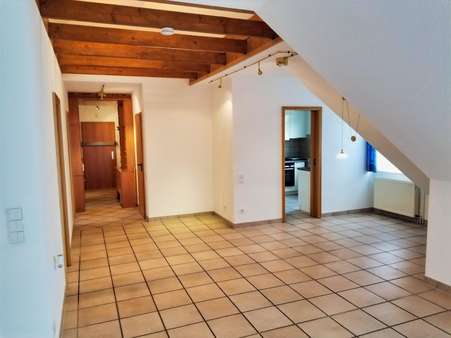 Wohnzimmer und Essecke - Dachgeschosswohnung in 58093 Hagen mit 83m² kaufen