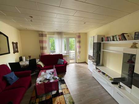 Wohnzimmer - Etagenwohnung in 58089 Hagen mit 84m² kaufen