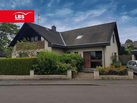 Hausansicht Hausansicht - Einfamilienhaus in 58239 Schwerte mit 208m² kaufen