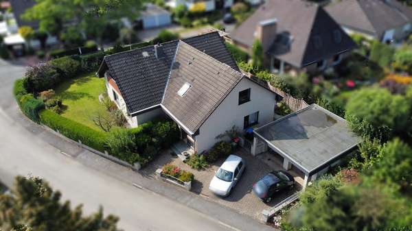 Seitenansicht mit Garage Seitenansicht mit Garage - Einfamilienhaus in 58239 Schwerte mit 208m² kaufen