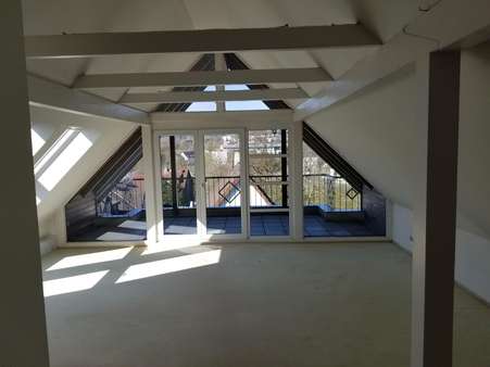 Wohnzimmer - Dachgeschosswohnung in 58285 Gevelsberg mit 100m² kaufen