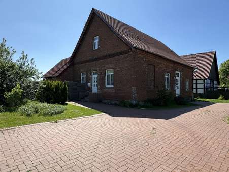 Außenansicht Außenansicht - Zweifamilienhaus in 32257 Bünde mit 126m² kaufen