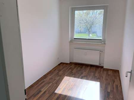 Kinderzimmer - Erdgeschosswohnung in 32758 Detmold mit 94m² kaufen