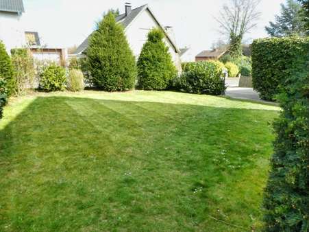 Vorgarten - Zweifamilienhaus in 32257 Bünde mit 184m² kaufen