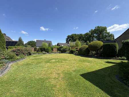 Garten - Einfamilienhaus in 33813 Oerlinghausen mit 180m² mieten