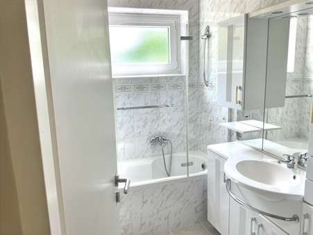 Badezimmer Badezimmer - Etagenwohnung in 32758 Detmold mit 72m² kaufen