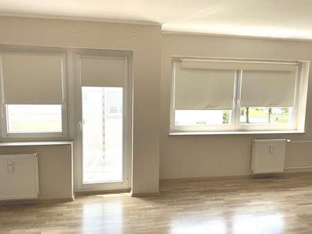 Wohnzimmer - Etagenwohnung in 32758 Detmold mit 72m² kaufen