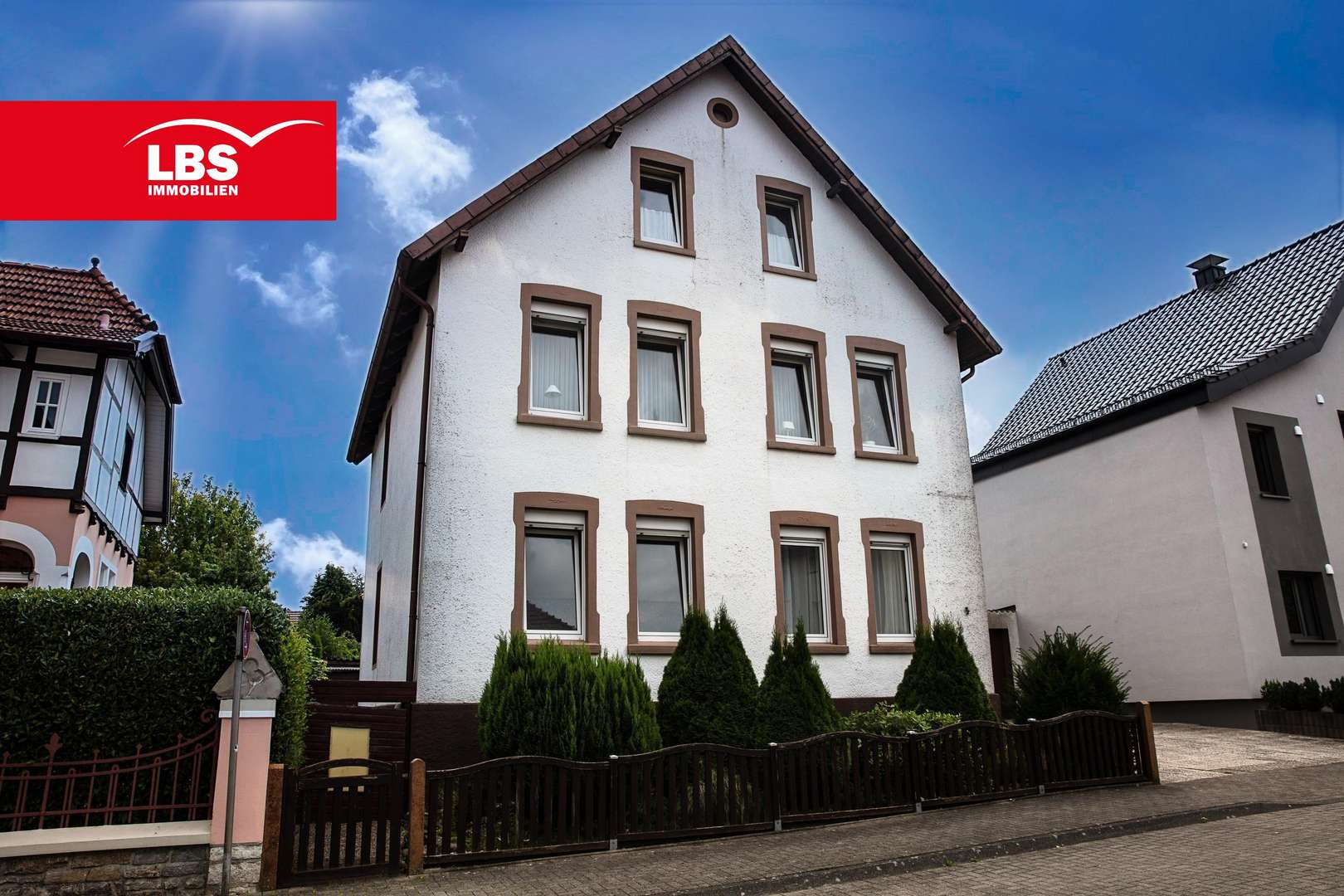 Außenansicht Außenansicht - Einfamilienhaus in 33813 Oerlinghausen mit 130m² kaufen