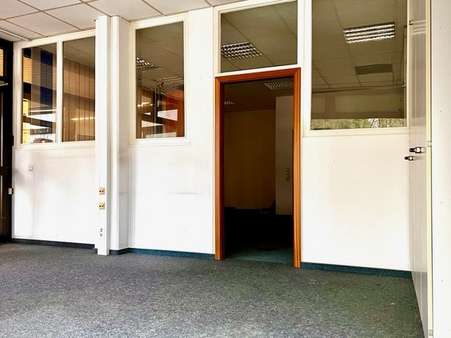 Durchgang - Büro in 32602 Vlotho mit 78m² günstig kaufen