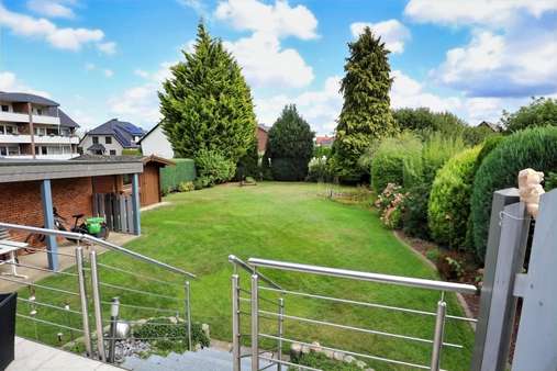 Ziergrundstück Ziergrundstück - Zweifamilienhaus in 32584 Löhne mit 166m² kaufen
