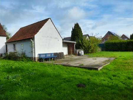 geräumige Sonnenterrasse geräumige Sonnenterrasse - Zweifamilienhaus in 32289 Rödinghausen mit 180m² kaufen